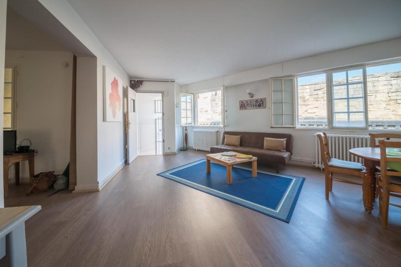Appartement De Charme - Vue Sur Remparts - Wifi Gratuit - Parking Payant A Proximite Avignone Esterno foto