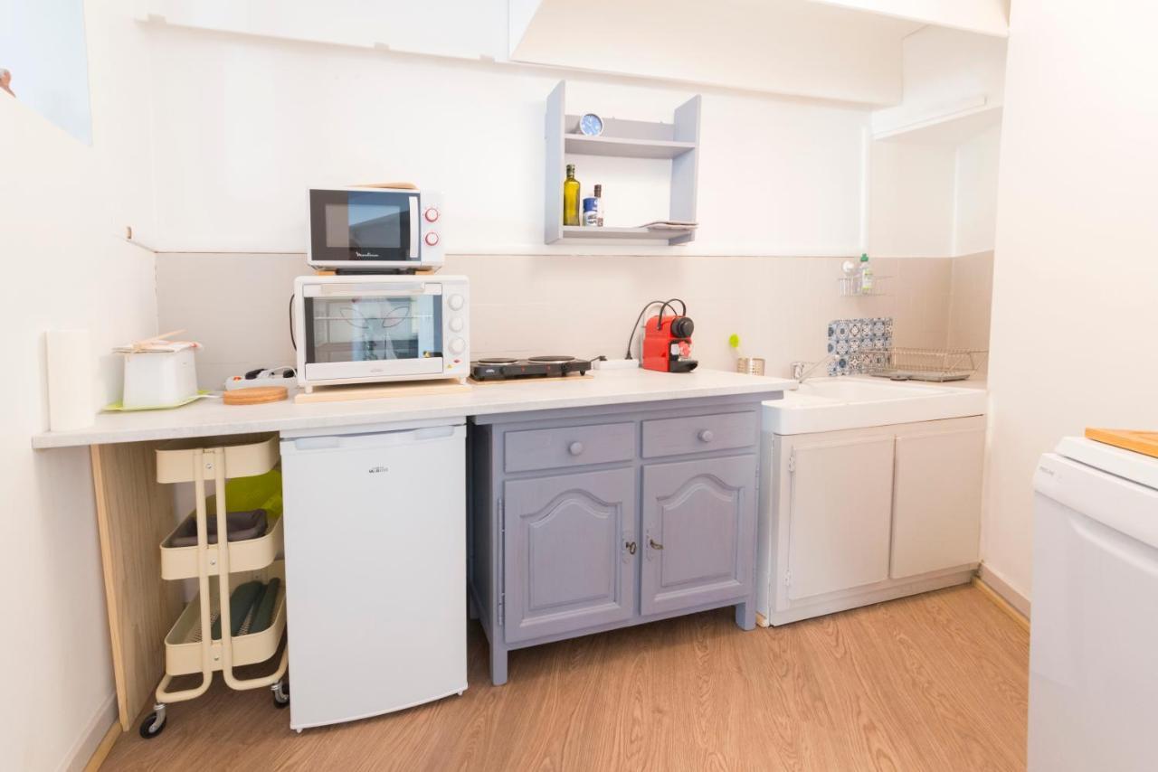 Appartement De Charme - Vue Sur Remparts - Wifi Gratuit - Parking Payant A Proximite Avignone Esterno foto
