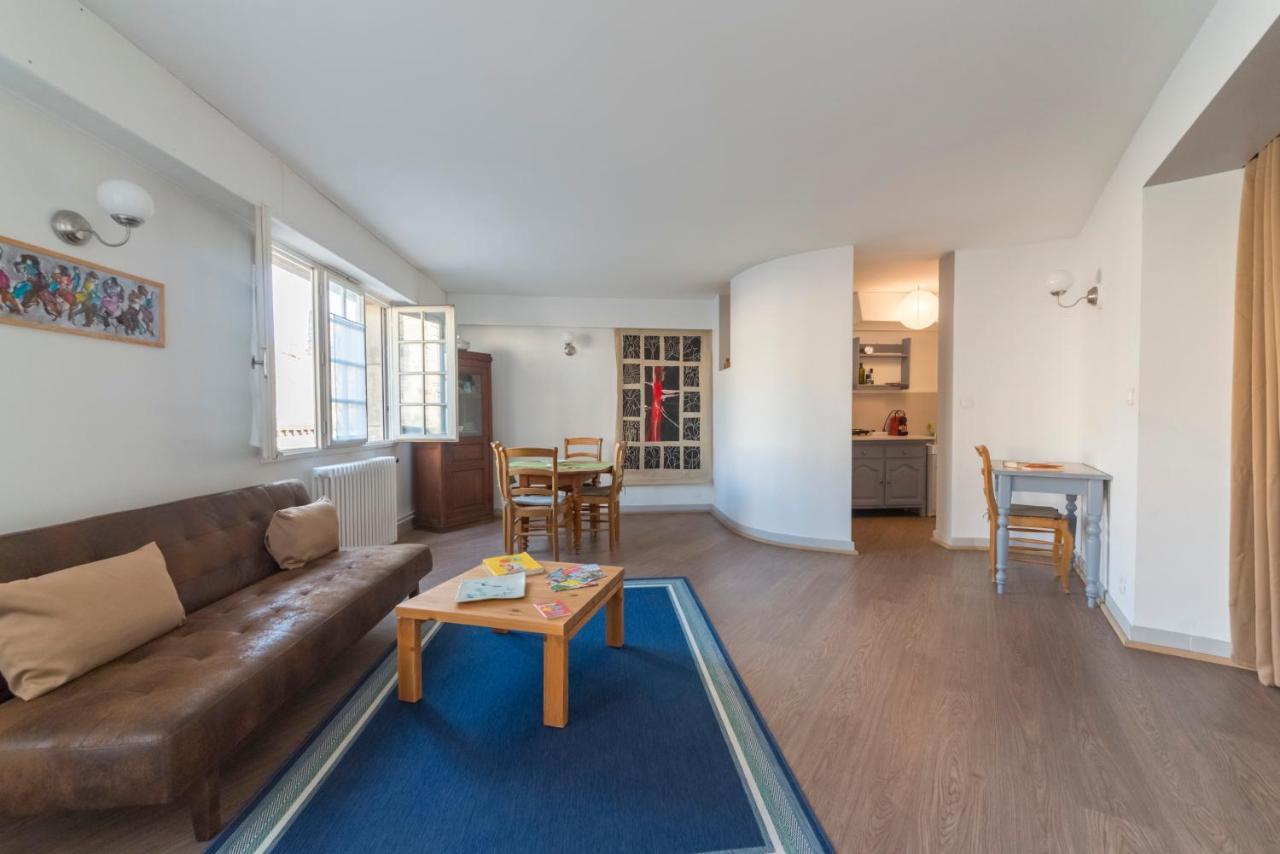Appartement De Charme - Vue Sur Remparts - Wifi Gratuit - Parking Payant A Proximite Avignone Esterno foto