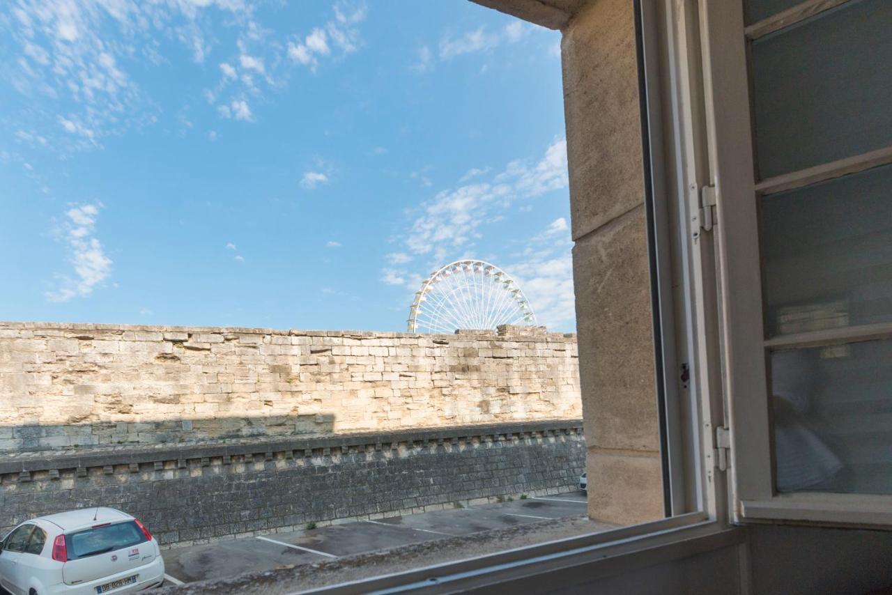 Appartement De Charme - Vue Sur Remparts - Wifi Gratuit - Parking Payant A Proximite Avignone Esterno foto
