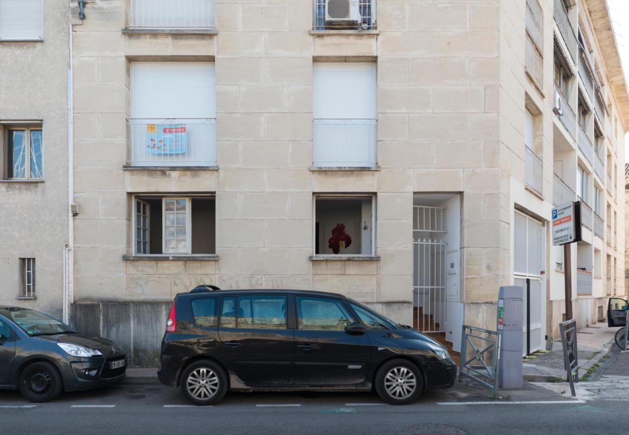 Appartement De Charme - Vue Sur Remparts - Wifi Gratuit - Parking Payant A Proximite Avignone Esterno foto